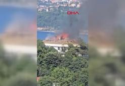 Sarıyer'de 5 katlı binanın çatısında yangın söndürüldü