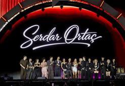 Serdar Ortaç, İstanbul Festivali'nde sahne aldı