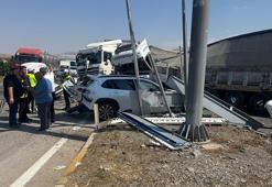 Freni boşalan TIR, kırmızı ışıkta bekleyen araçlara çarptı: 1 ölü, 9 yaralı
