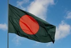 Bangladeş'te iki yolcu otobüsü çarpıştı: 8 ölü, 25 yaralı