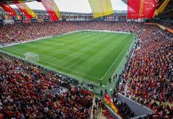 Göztepe ile Trabzonspor, İsmail Köybaşı'nın jübilesi için sahada