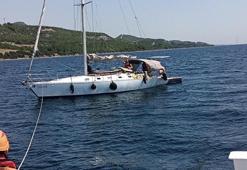 Çanakkale'de sürüklenen tekne kurtarıldı