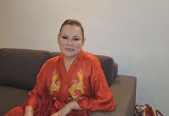 Şarkıcı Deniz Seki evinde düşerek yaralandı