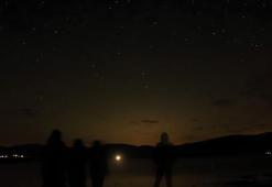 Göl kenarındaki etkinlikle Perseid meteor yağmurunu izlediler