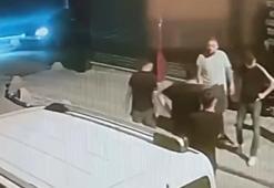 Zeytinburnu'nda sokak ortasında bıçaklı saldırı kamerada
