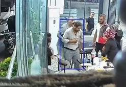 Döner yerken nefes borusuna et parçası kaçan müşterisini Heimlich manevrasıyla kurtardı