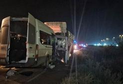 Hatay'da işçi servisi ile kamyon çarpıştı: 1 ölü, 14 yaralı