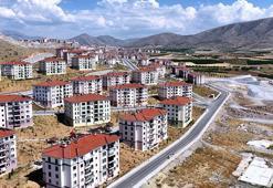Bakan Kurum, Malatya'da sosyal konutlarına yerleşen Başar çiftinin görüntülerini paylaştı