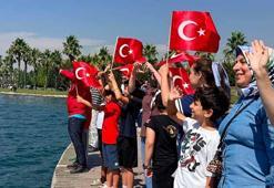 Türk donanmasından 'TEKNOFEST Mavi Vatan' kapsamında İzmit Körfezi'nde selamlama geçişi