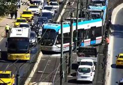 Beyoğlu'nda tramvay raydan çıktı