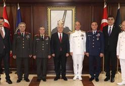 Bakan Güler, Donanma Komutanlığı'nı ziyaret etti