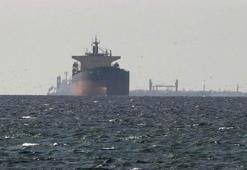 Umman açıklarında petrol tankeri vuruldu