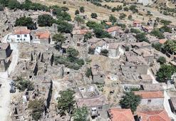 Zamanın gözde yerleşim yeri ‘Dereköy’, hayalet köyü andırıyor