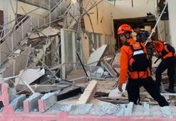 Endonezya'da 7.7 büyüklüğündeki depremde hayatını kaybedenlerin sayısı 103'e yükseldi