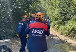 Ormanda yürüyüş yaparken kayalıklardan düşüp ayağı kırıldı, 4 saatte kurtarıldı