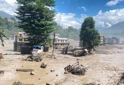 Nepal'de meydana gelen selde 95 kişi hayatını kaybetti