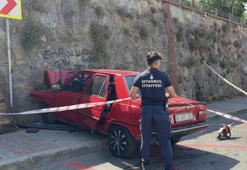 Ataşehir’de otomobil istinat duvarına çarptı; 3 yaralı