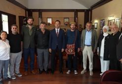 Havai fişekle evi yanan ressama Kasımpaşa Spor Kulübü'nden destek