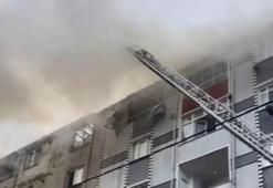 Avcılar'da 2 apartmanın çatısında yangın