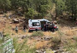 Şarampole yuvarlanan kamyonetin sürücüsü yaşamını yitirdi