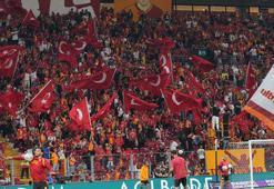 Galatasaray - Göztepe maçında ilk düdük çaldı