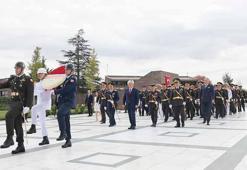 Bakan Güler, Devlet Büyükleri Anıt Mezarlığı’nı ziyaret etti