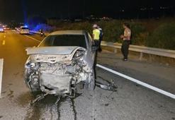 Bursa'da otomobil bariyerlere çarptı: 1 yaralı