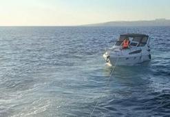 Beylikdüzü açıklarında makine arızası nedeniyle sürüklenen tekne kurtarıldı