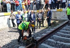 Adapazarı’nda tren hattının yer altına alınması projesinde ilk ray söküldü