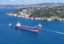 Rusya'da İHA saldırısına uğrayan gemi İstanbul Boğazı'nda geçti