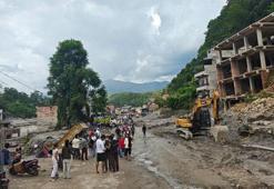 Nepal'deki selde hayatını kaybedenlerin sayısı 1355'e yükseldi