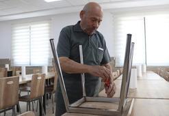 Alzheimer hastası, tedavi gördüğü merkezin gönüllü tamircisi oldu