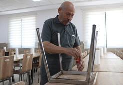 Alzheimer hastası, tedavi gördüğü merkezin gönüllü tamircisi oldu