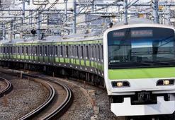 Japonya'da şiddetli yağış tren seferlerini aksattı