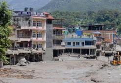 Nepal'deki selde can kaybı 1386'ya yükseldi