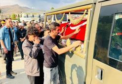 Şehitler memleketi Hakkari'de toprağa verildi