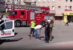 6 katlı binanın girişindeki doğal gaz borusunda patlama, tedirginliğe yol açtı