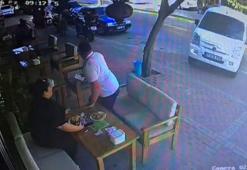 Kafede oturanlara hafif ticari araç çarptı; 1 yaralı