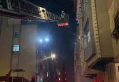 Zeytinburnu'nda 5 katlı binada yangın: 5 kişi dumandan etkilendi