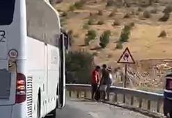 Şanlıurfa’da tur otobüsüyle çarpışan hafif ticari aracın sürücüsü öldü