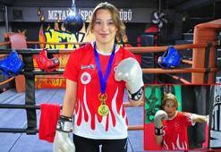 Lise arkadaşları sayesinde başladığı muay thai sporunda dünya şampiyonu oldu