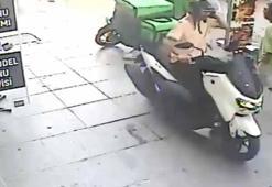 Bakırköy’de motokuryeye yumruklu saldırı kamerada; şikayetçi oldu