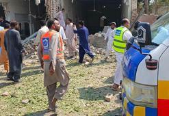 Pakistan'da patlama: 15'i polis 21 ölü, 80'den fazla yaralı