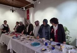 Şehit anneleri ve gazi eşlerinden seramik sergisi