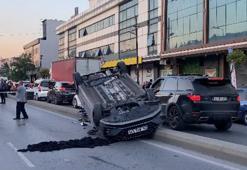 Güngören’de sürücüsünün direksiyon hakimiyetini kaybettiği otomobil takla attı; kaza kamerada