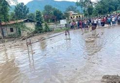 Nepal'deki selde hayatını kaybedenlerin sayısı 1451'e yükseldi