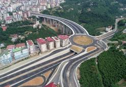 Dağlar deliniyor sahil yolu nefes alıyor; 54 kilometrelik güzergaha 3 şeritli yol