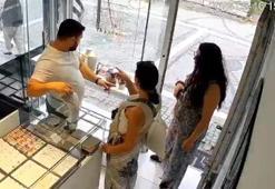 Bulgaristan uyruklu 2 kadının 325 bin liralık altın ve gözlük çaldığı anlar kamerada