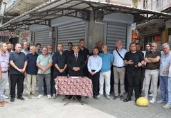Manisa'da silahlı soygun girişimi sonrası kuyumcu esnafı kepenk indirdi