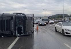 İstanbul'da yağışla birlikte meydana gelen kazalar, trafik yoğunluğuna neden oldu